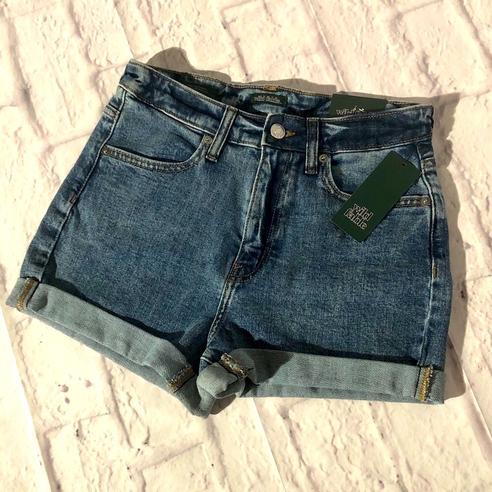 Wild Fable Women's Denim Blue High Rise Jean Shorts size 2 26 waist NWT
